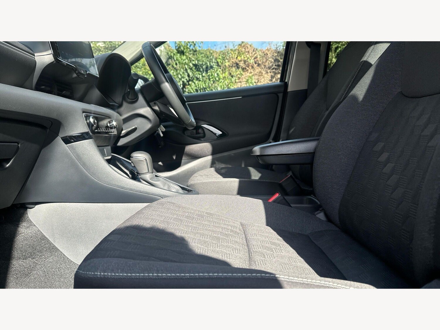 Used Toyota Yaris 2024 for sale - 77908847: Photo 12