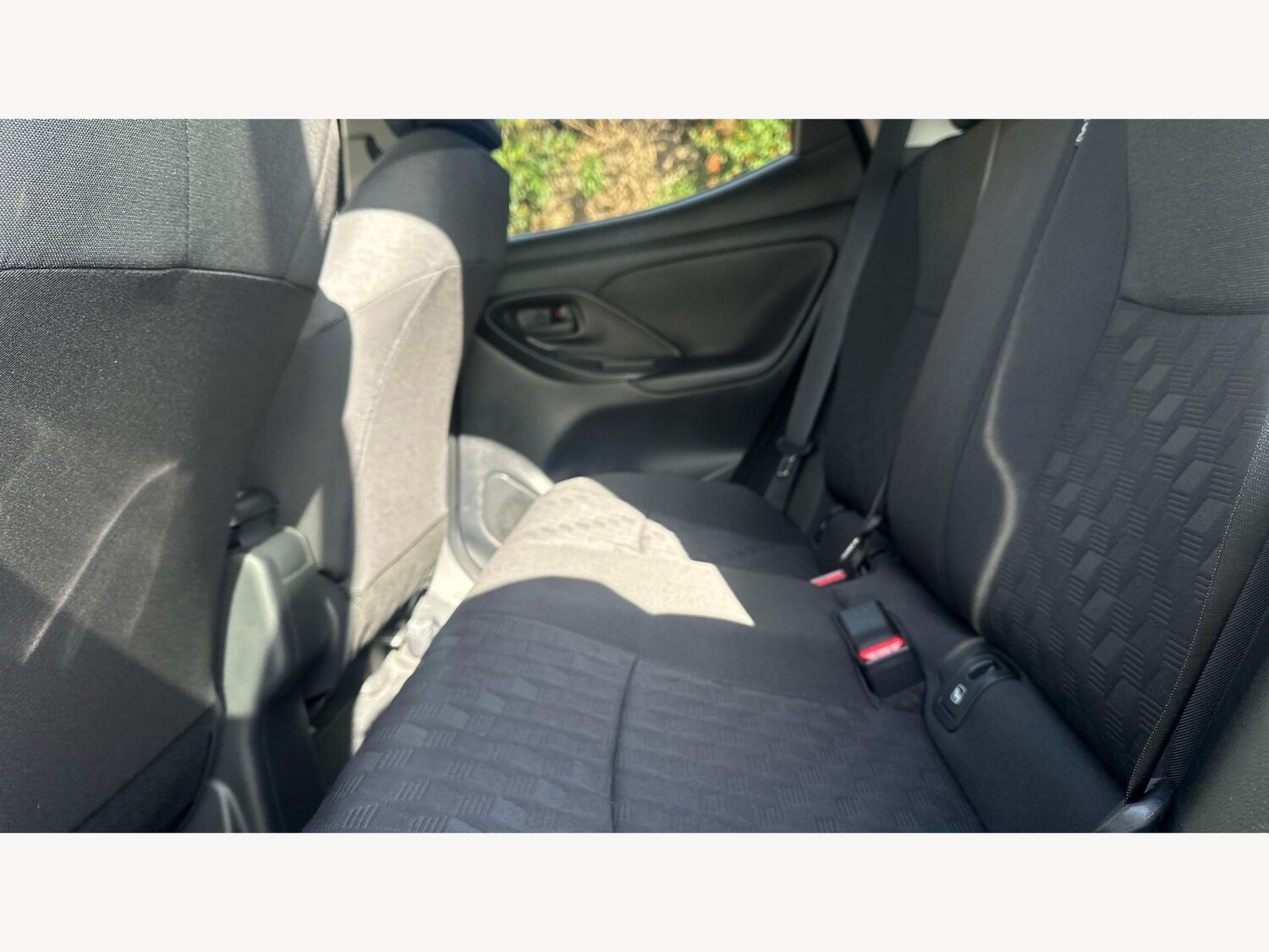 Used Toyota Yaris 2024 for sale - 77908847: Photo 15