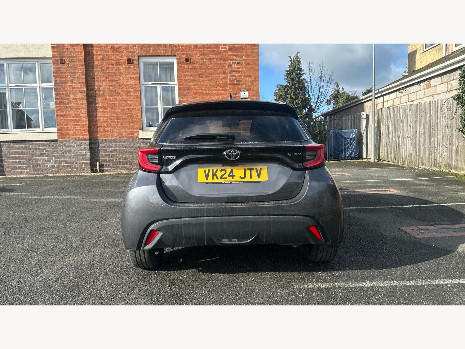 Used Toyota Yaris 2024 for sale - 77908847: Photo 21