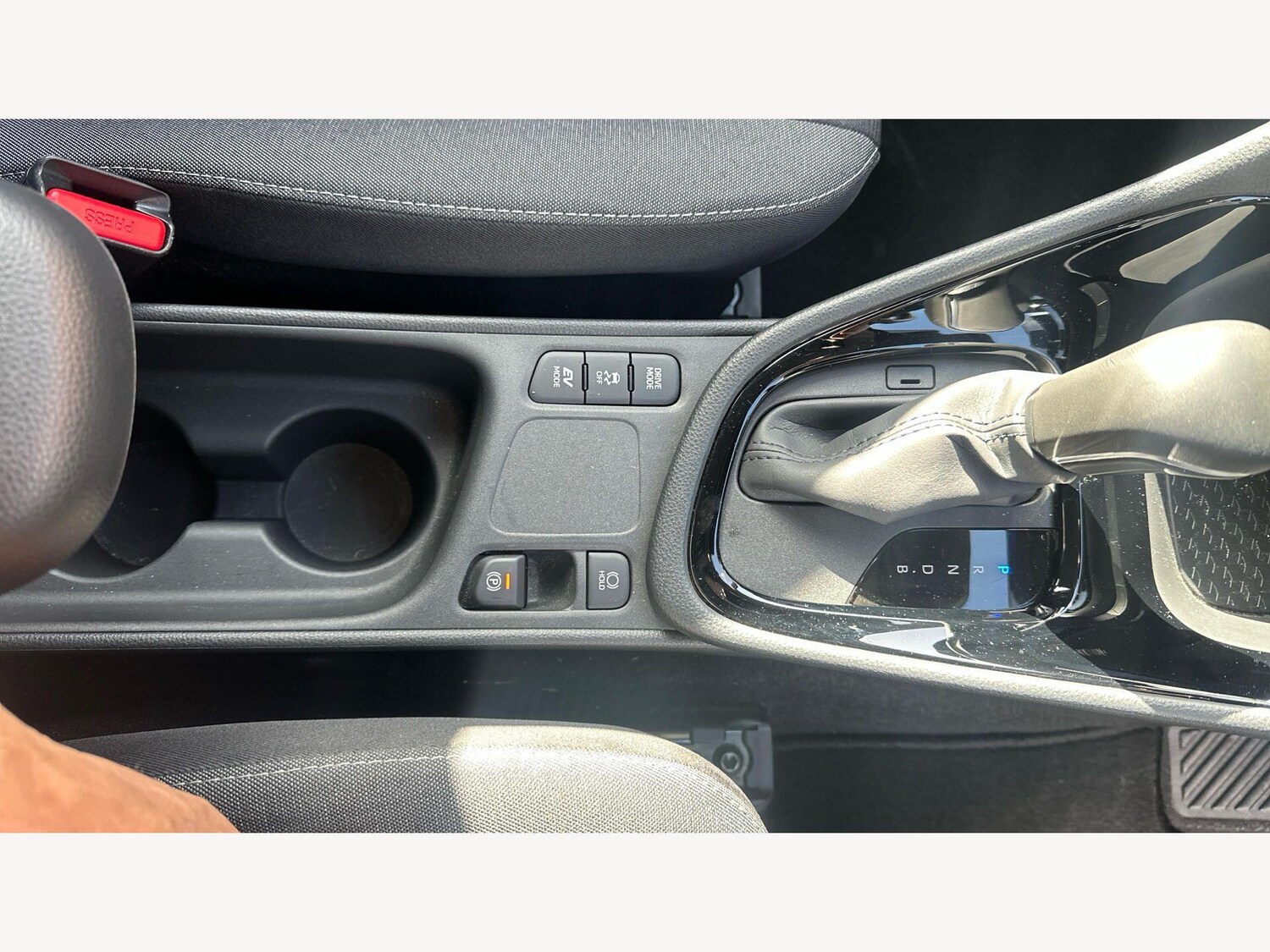 Used Toyota Yaris 2024 for sale - 77908847: Photo 26