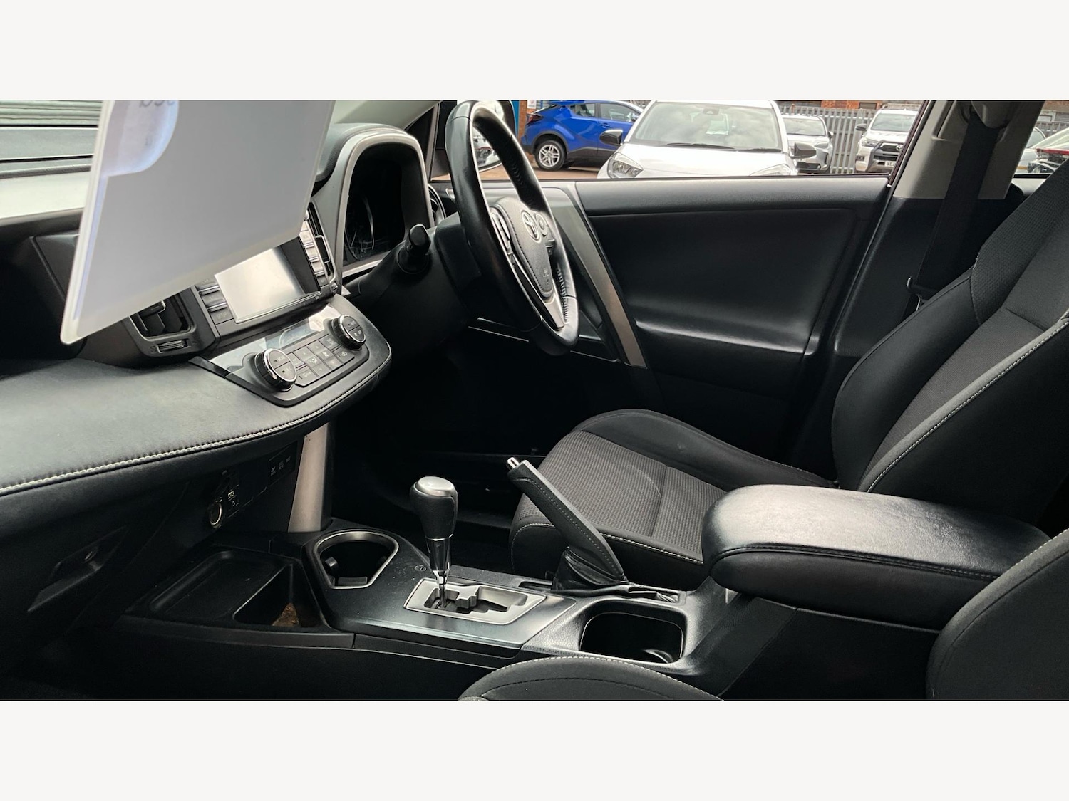 Used Toyota RAV4 2017 for sale - 76200584: Photo 12