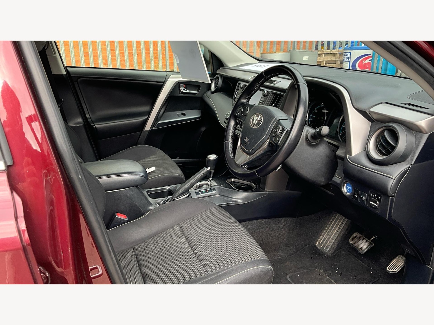 Used Toyota RAV4 2017 for sale - 76200584: Photo 13
