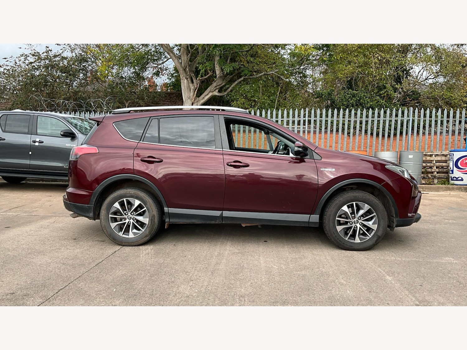 Used Toyota RAV4 2017 for sale - 76200584: Photo 18