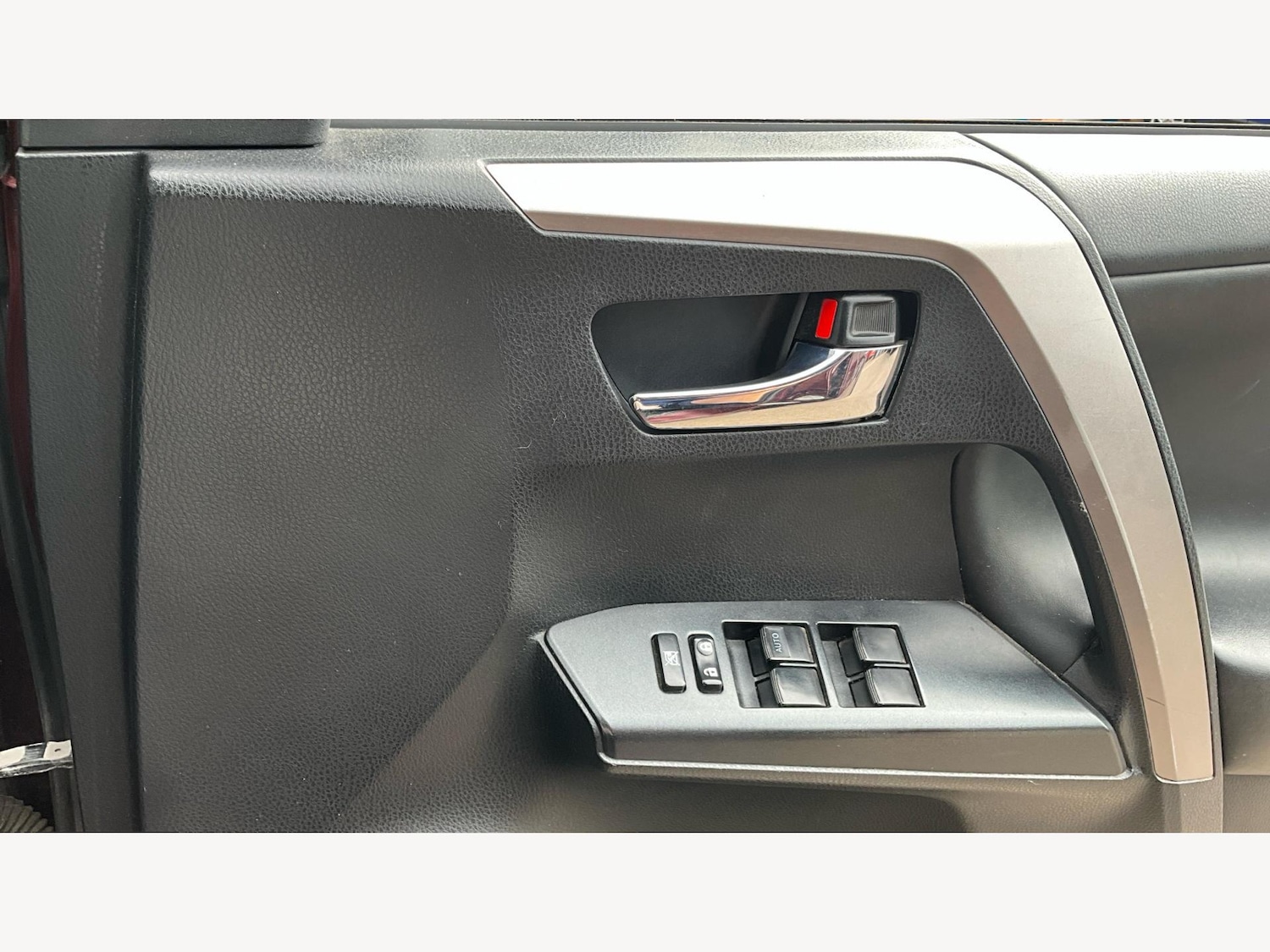 Used Toyota RAV4 2017 for sale - 76200584: Photo 31