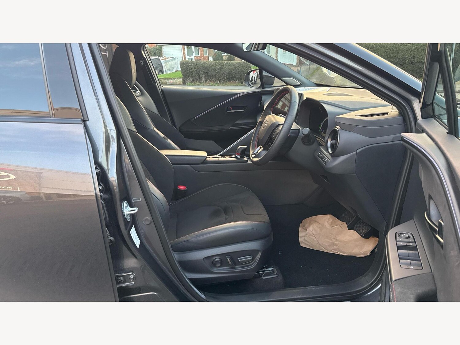 Used Toyota C-HR 2024 for sale - 76865608: Photo 13