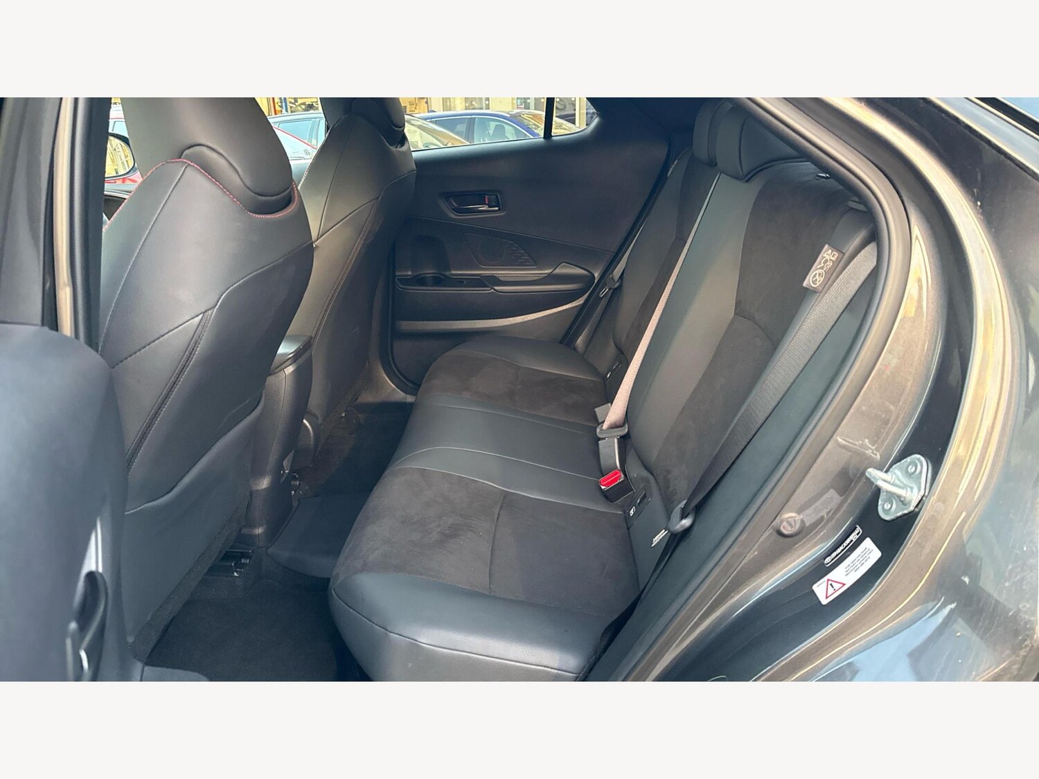 Used Toyota C-HR 2024 for sale - 76865608: Photo 15