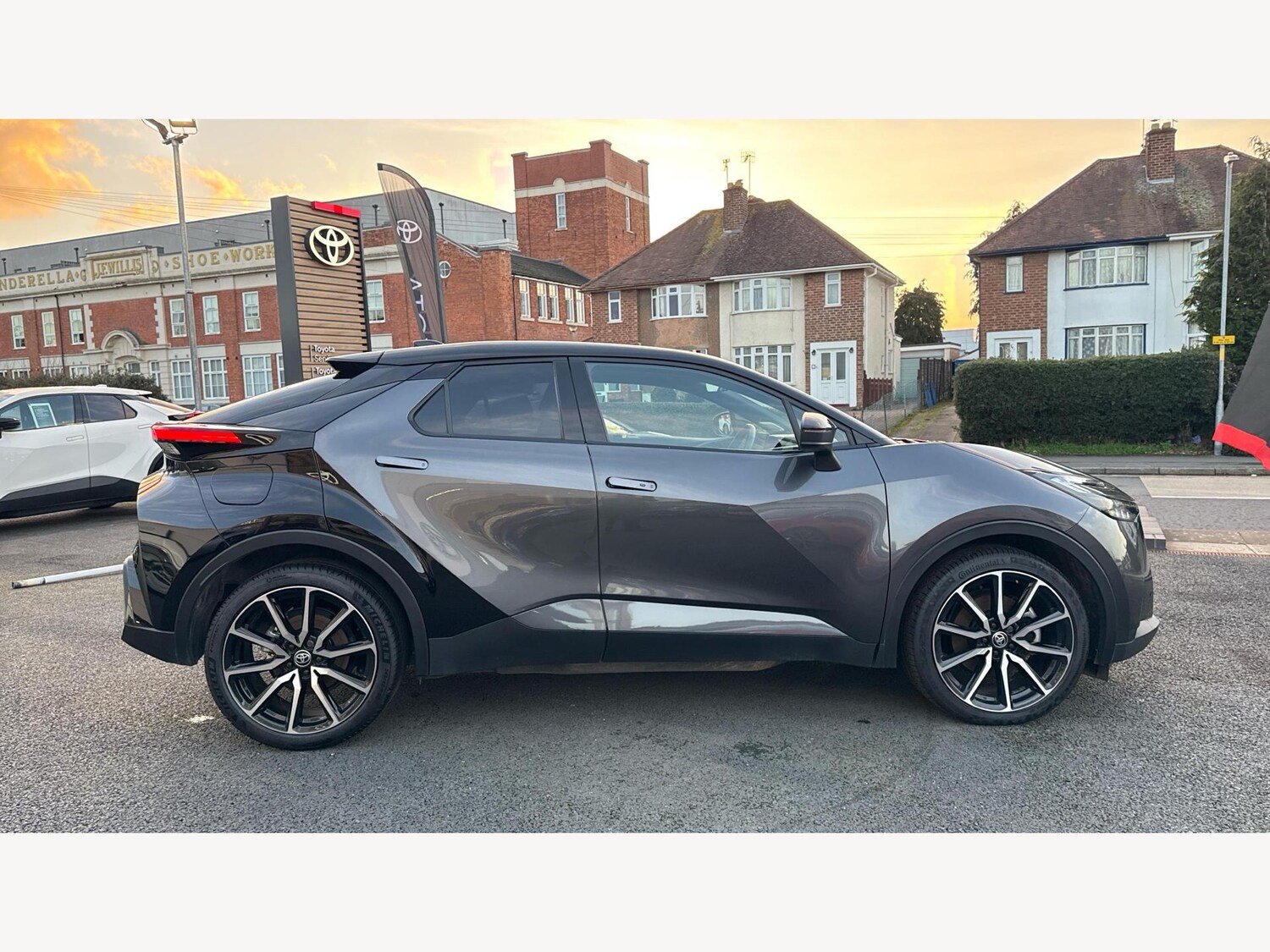 Used Toyota C-HR 2024 for sale - 76865608: Photo 18
