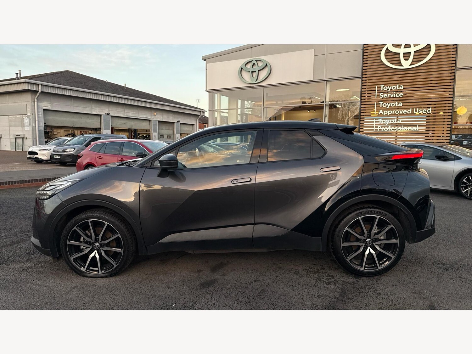 Used Toyota C-HR 2024 for sale - 76865608: Photo 19