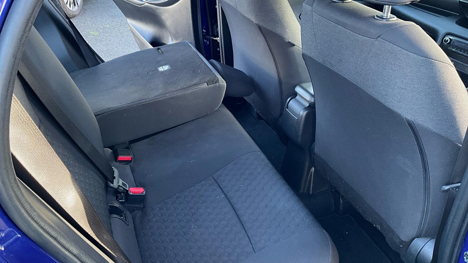 Used Toyota Yaris 2023 for sale - 77144116: Photo 32