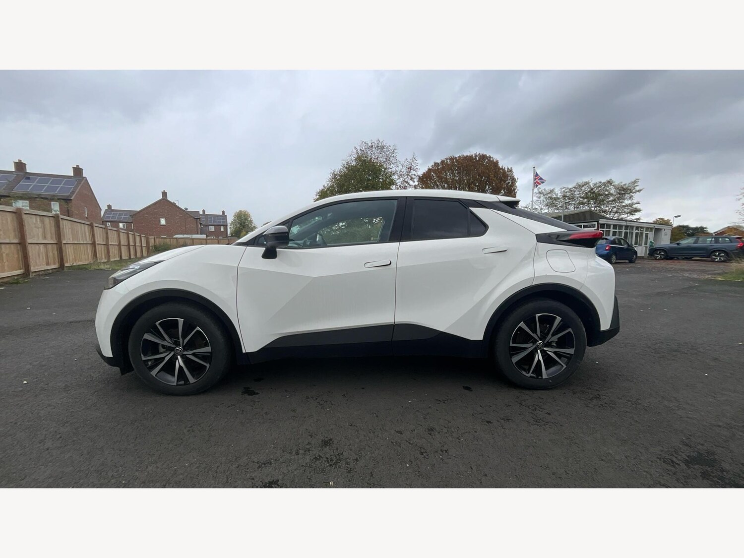 Used Toyota C-HR 2024 for sale - 76398512: Photo 19