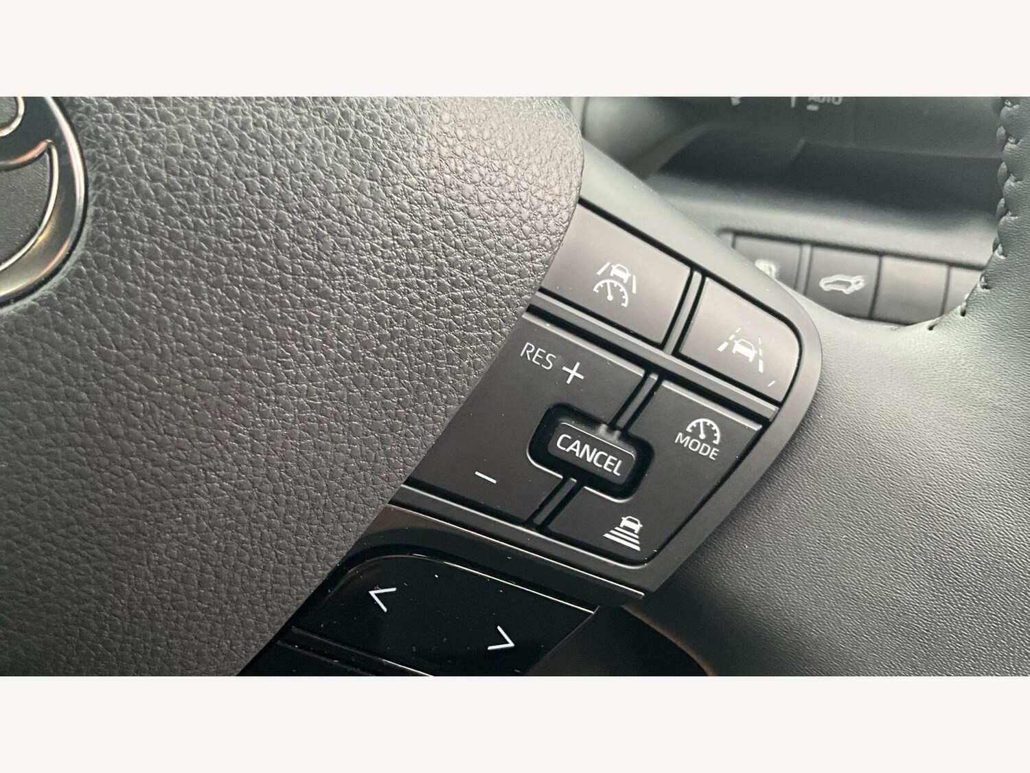 Used Toyota C-HR 2024 for sale - 76398512: Photo 29