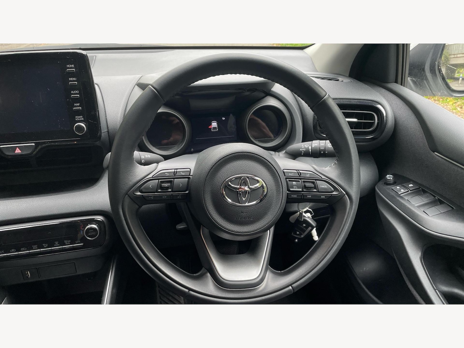 Used Toyota Yaris for sale - 76996985: Photo 8