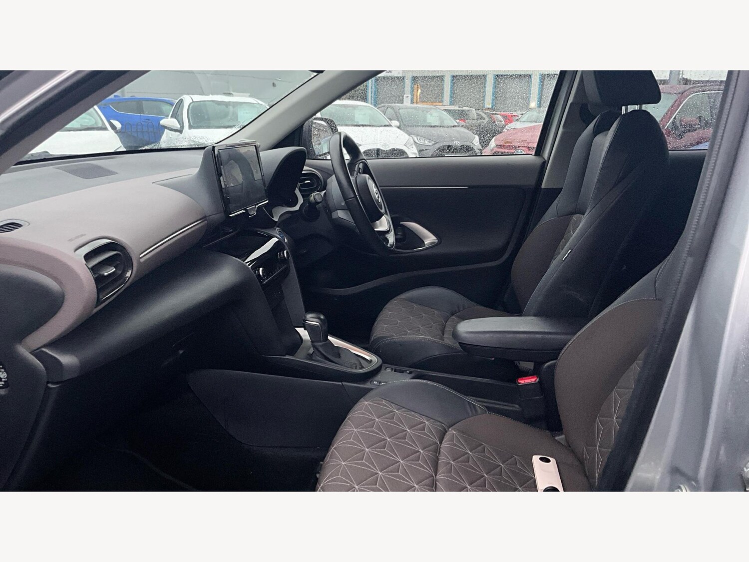 Used Toyota Yaris Cross 2022 for sale - 76997598: Photo 12