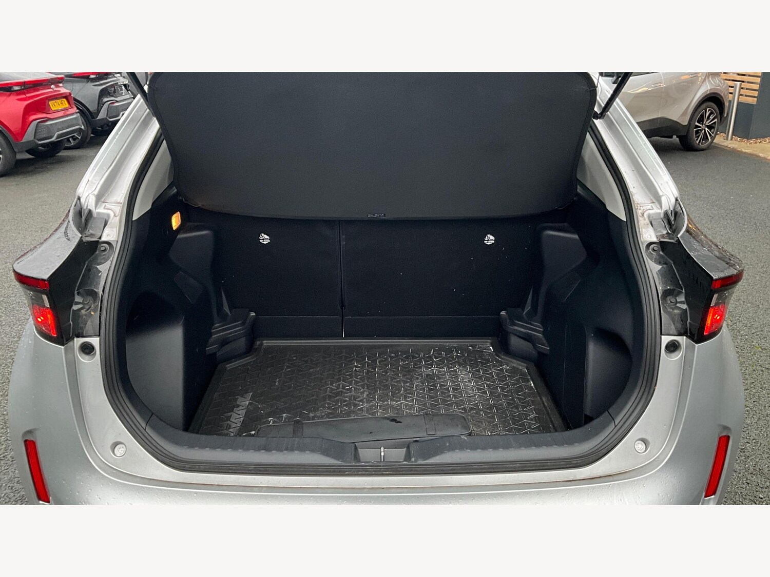 Used Toyota Yaris Cross for sale - 77497120: Photo 16