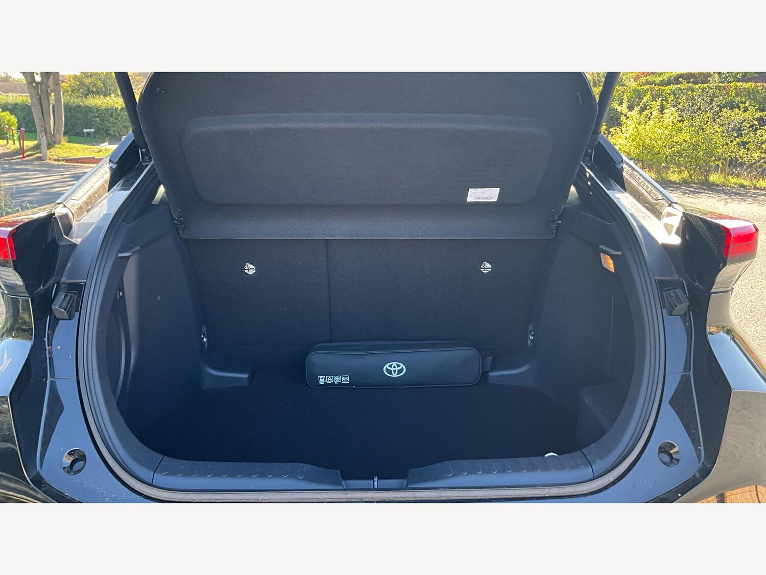 Used Toyota C-HR 2024 for sale - 76020691: Photo 16