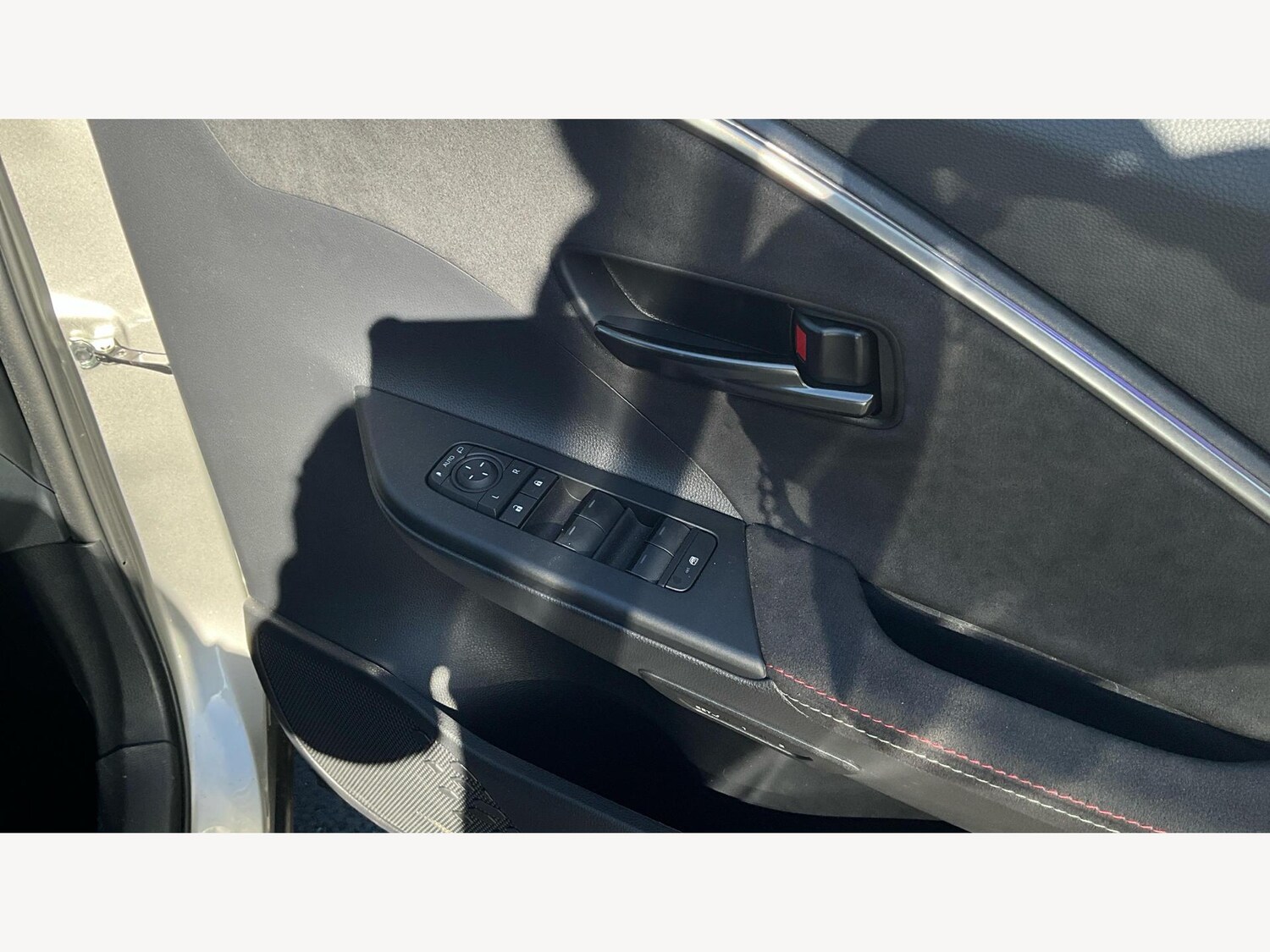 Used Toyota C-HR 2024 for sale - 76020691: Photo 34