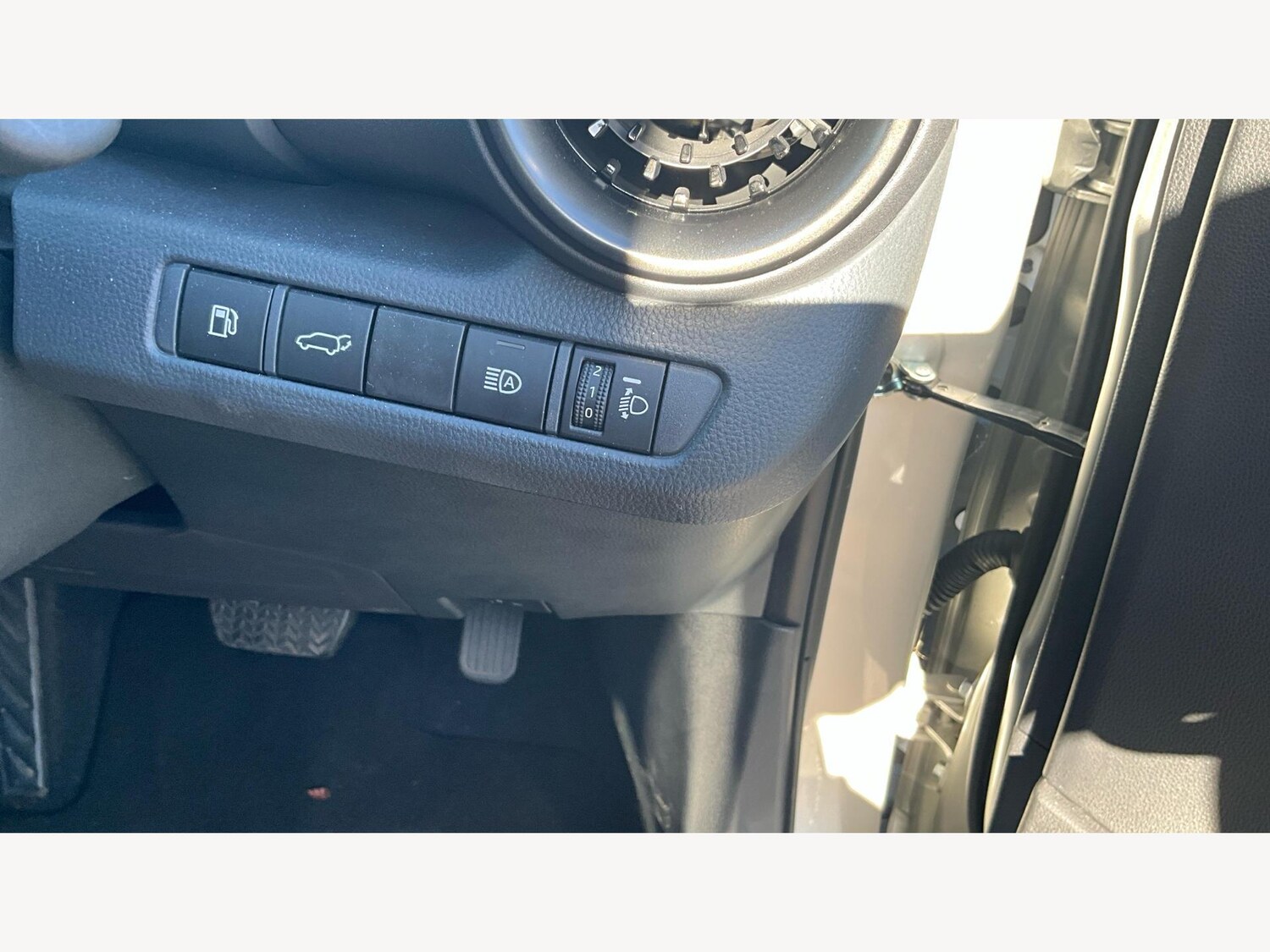 Used Toyota C-HR 2024 for sale - 76020691: Photo 36