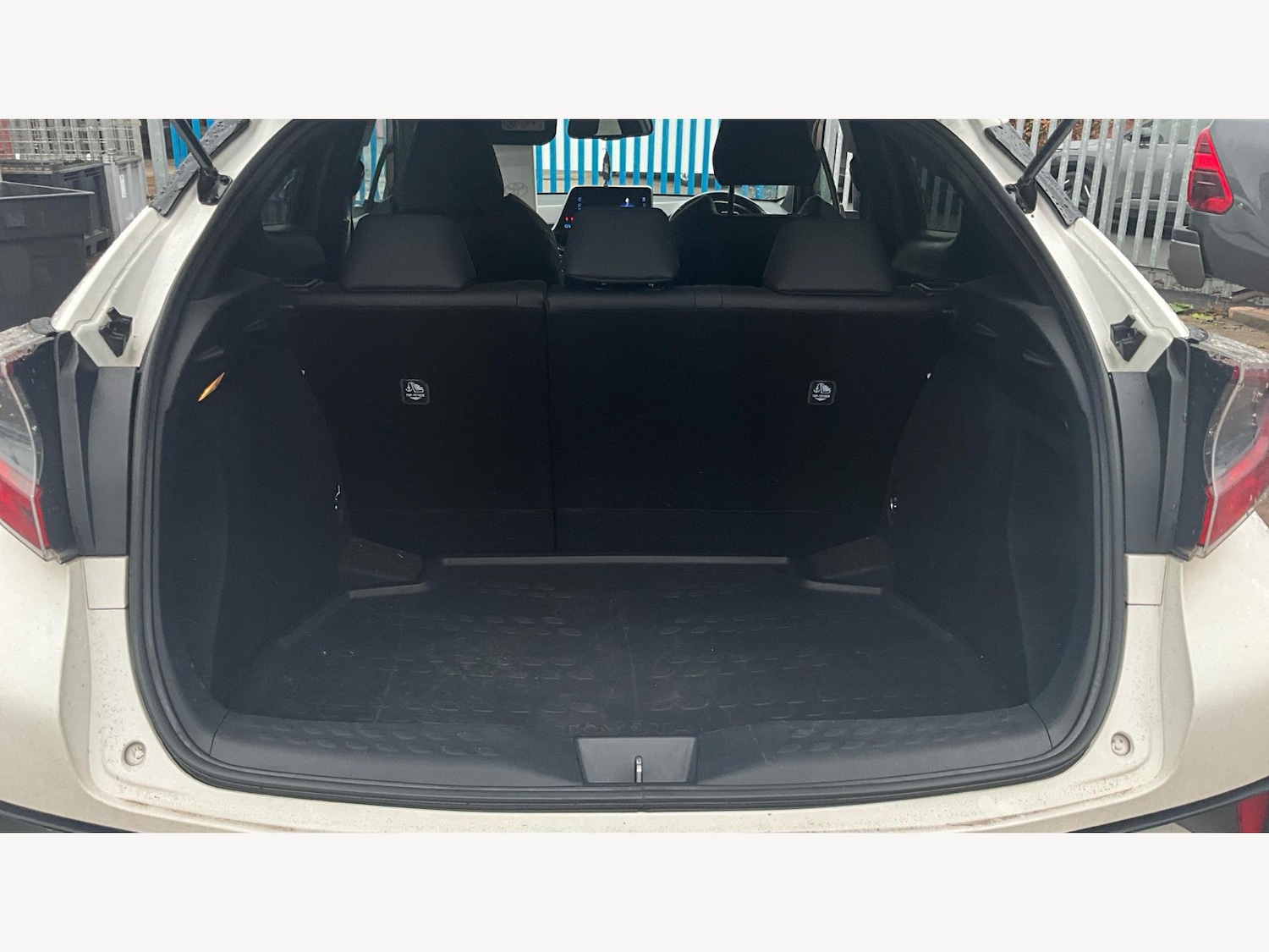 Used Toyota C-HR 2019 for sale - 76700767: Photo 16