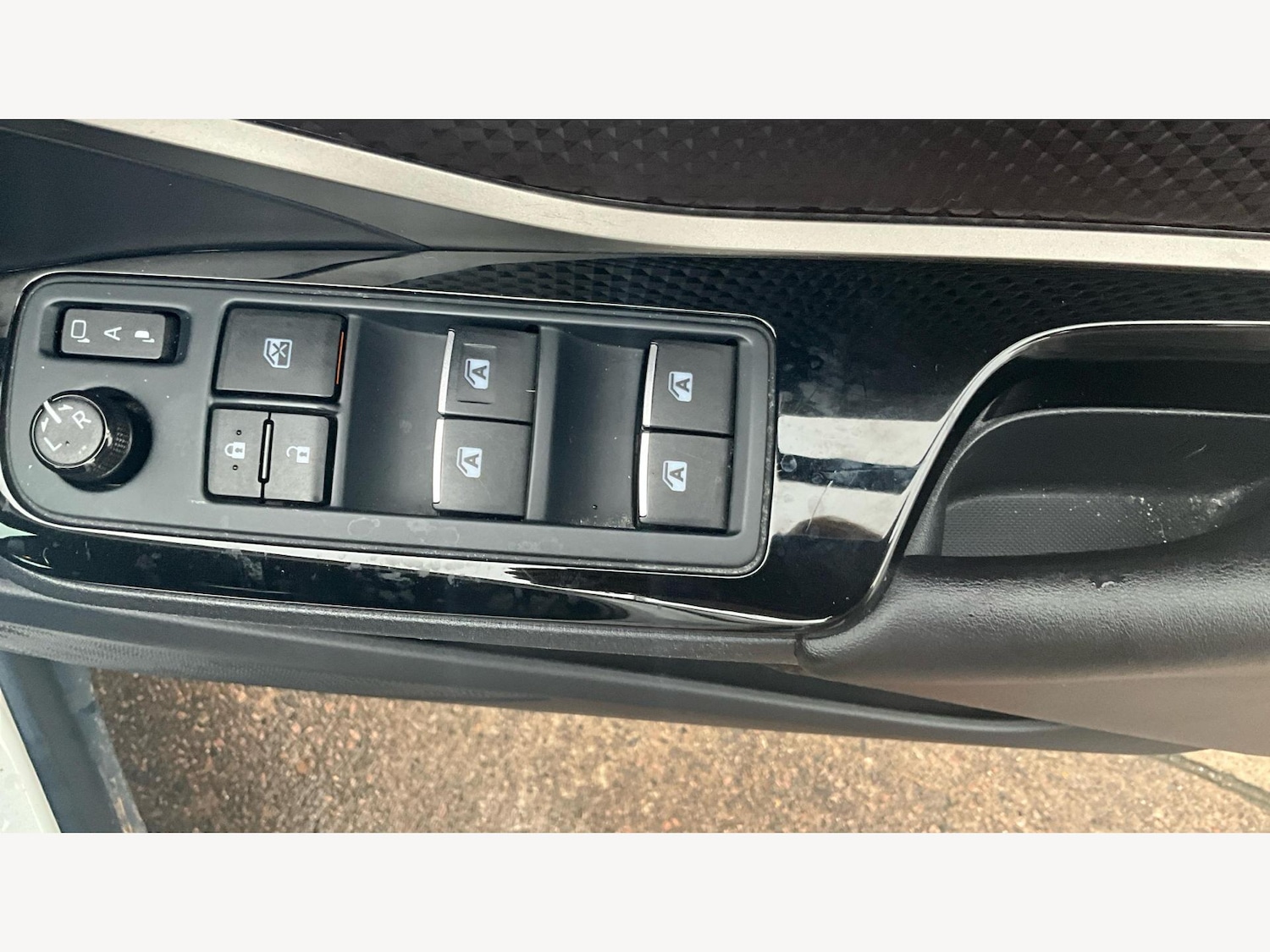 Used Toyota C-HR 2019 for sale - 76700767: Photo 22