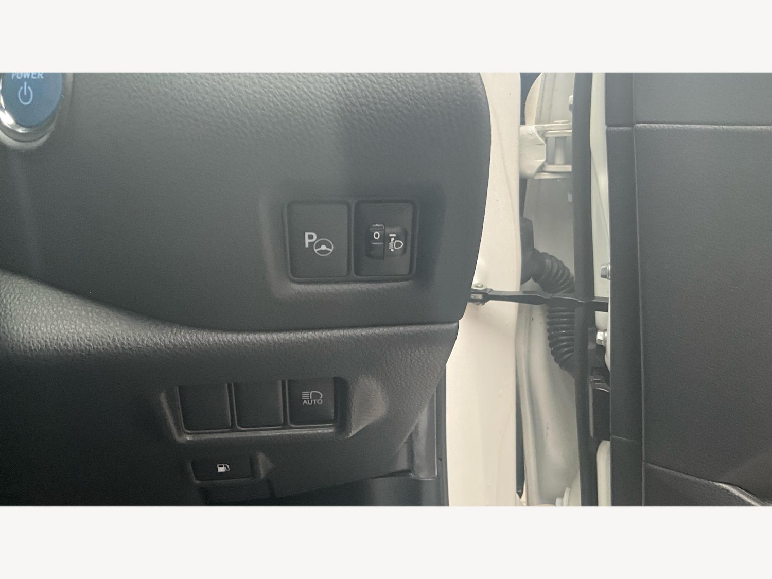 Used Toyota C-HR 2019 for sale - 76700767: Photo 25