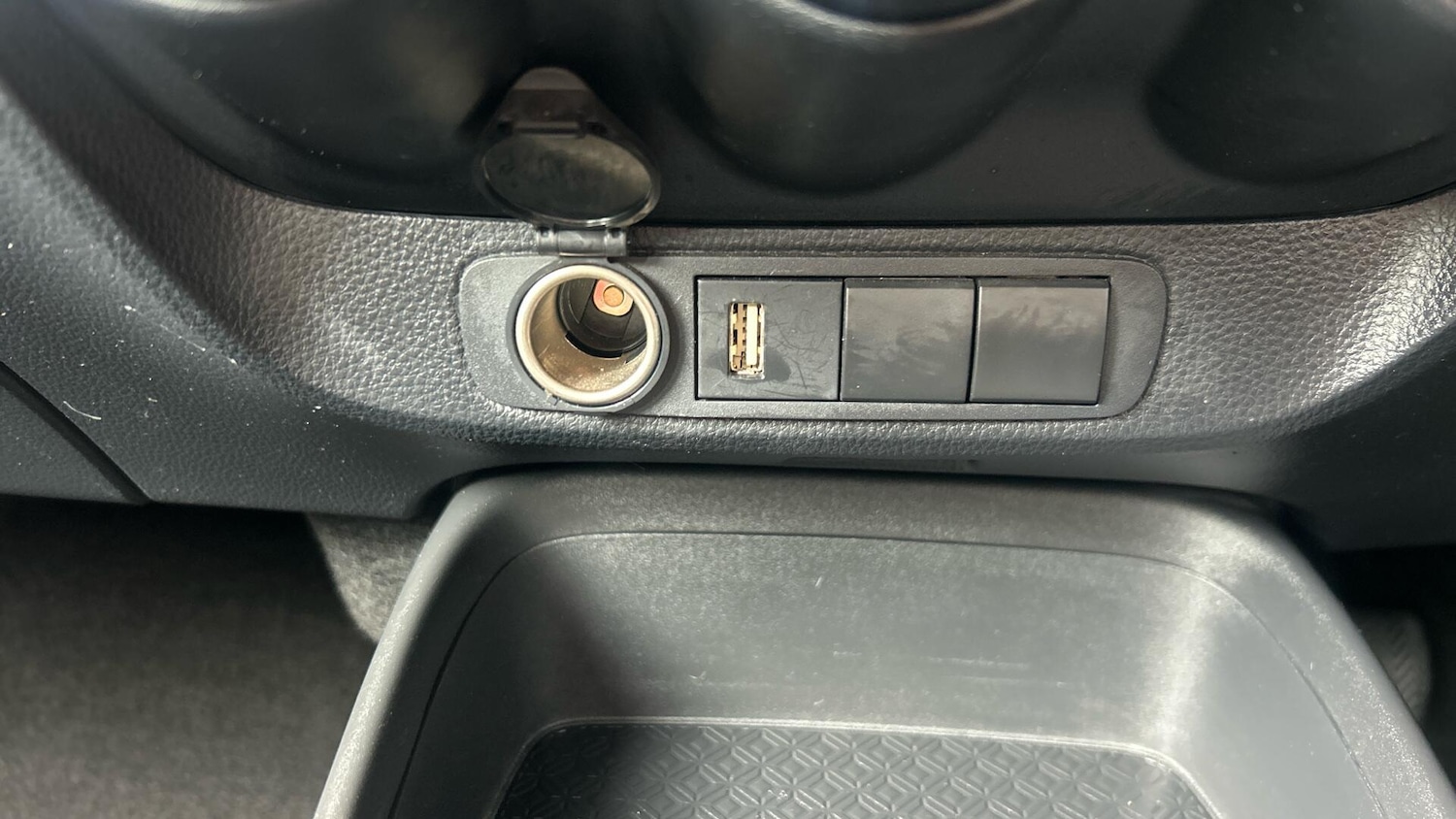 Used Toyota Aygo X 2023 for sale - 77637380: Photo 37