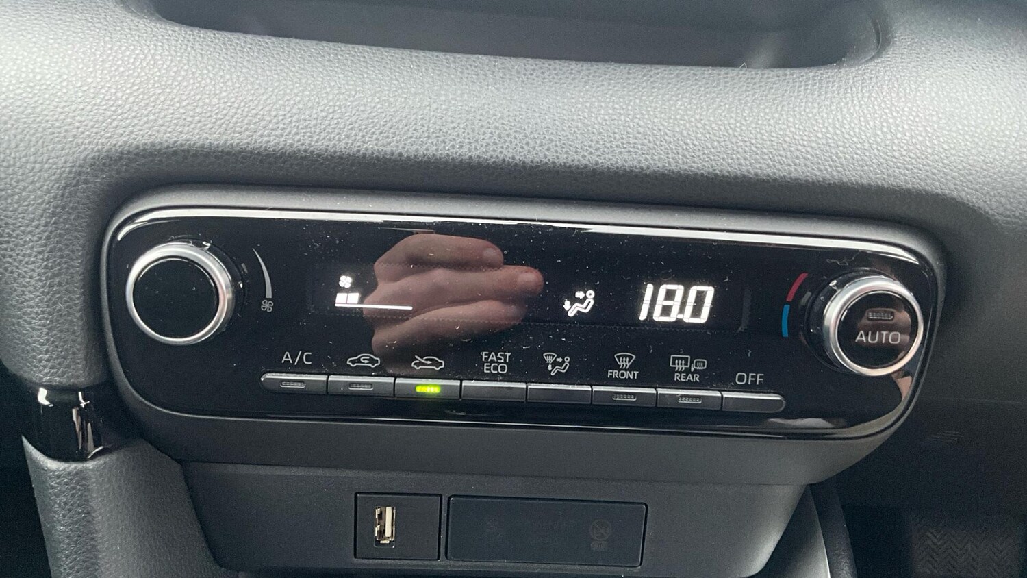 Used Toyota Yaris 2022 for sale - 77411849: Photo 35