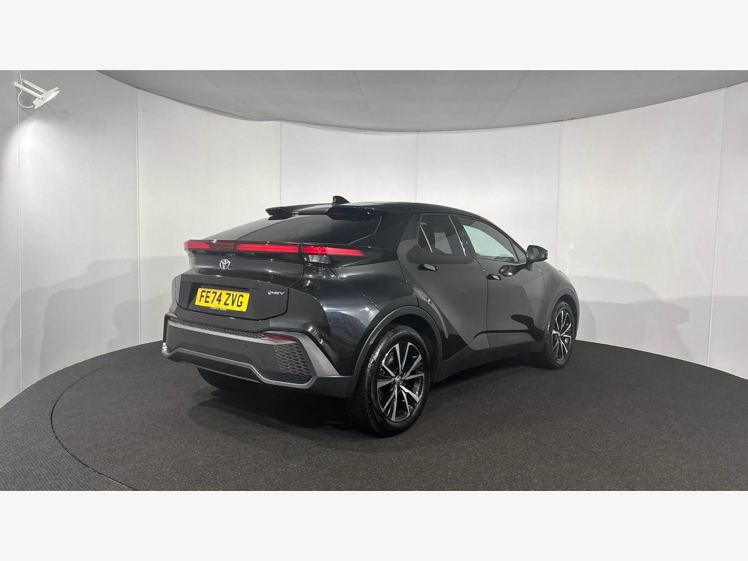 Used Toyota C-HR 2024 for sale - 76991936: Photo 2