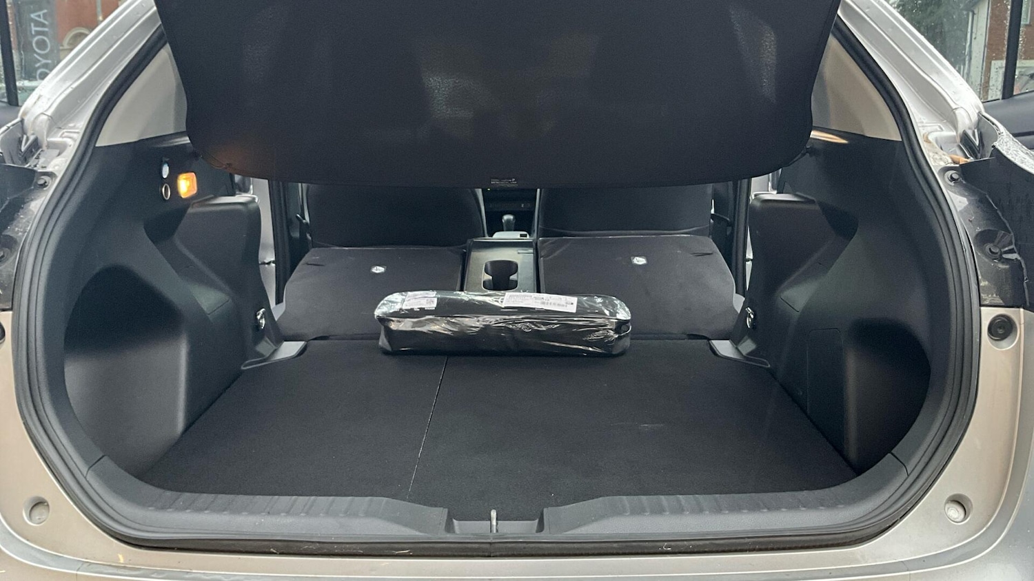 Used Toyota Yaris Cross 2022 for sale - 77524427: Photo 37