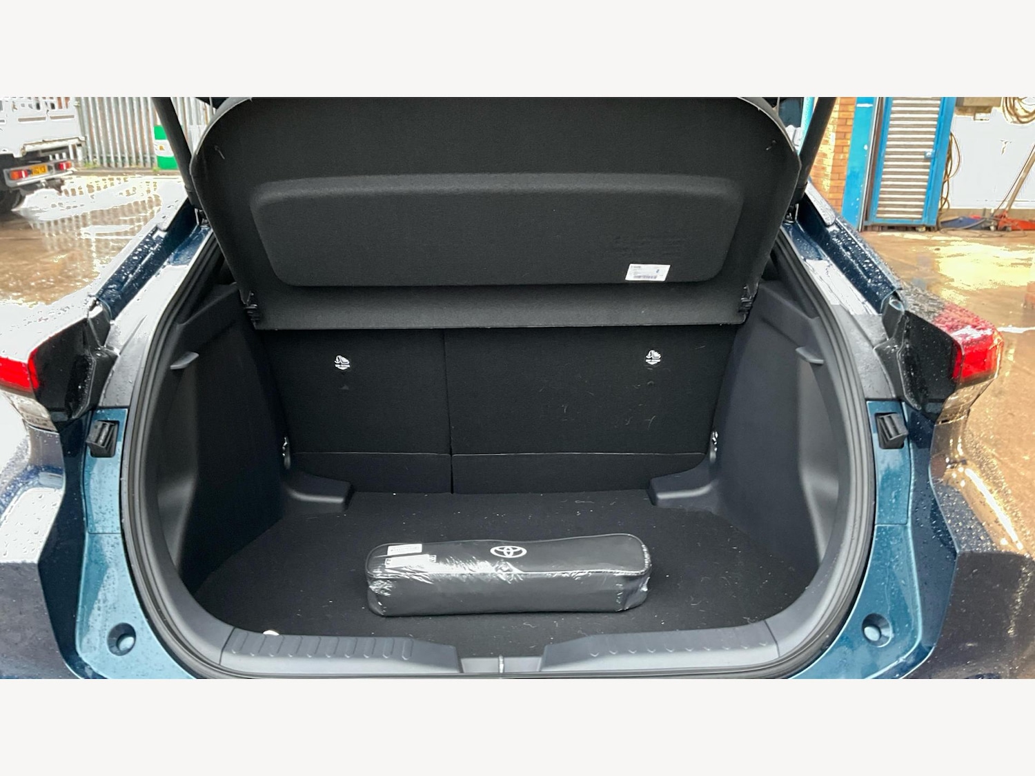 Used Toyota C-HR 2025 for sale - 77143666: Photo 16