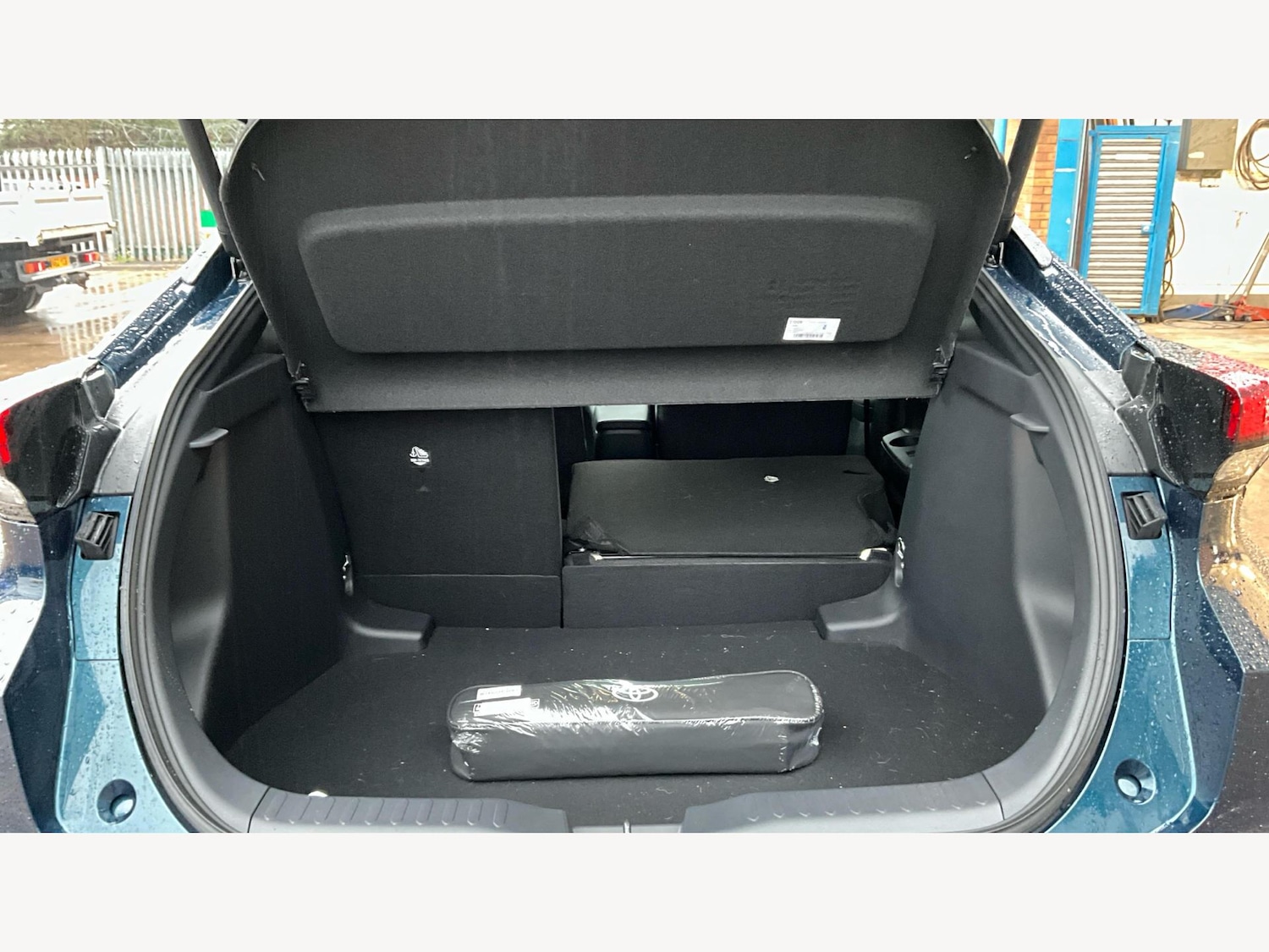 Used Toyota C-HR 2025 for sale - 77143666: Photo 28