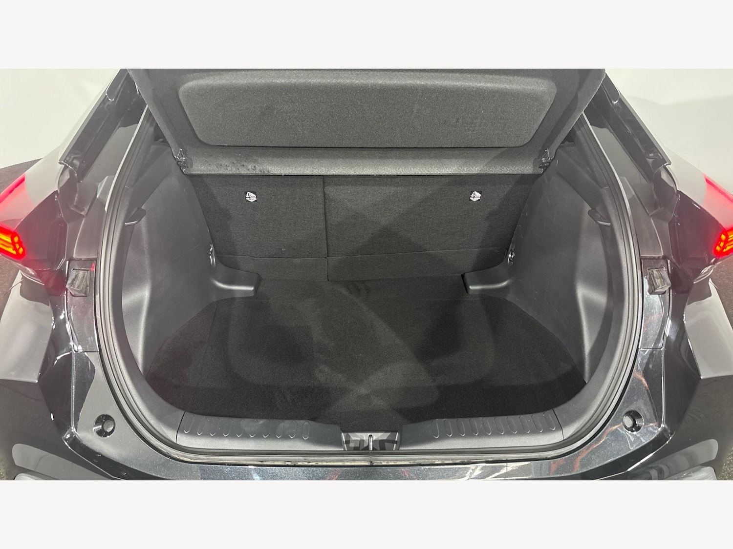 Used Toyota C-HR 2024 for sale - 76360757: Photo 16