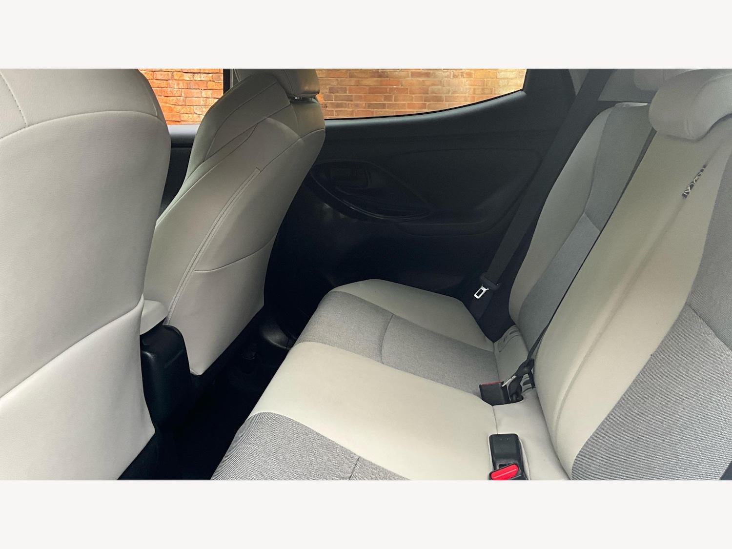 Used Toyota Yaris 2023 for sale - 76349463: Photo 15