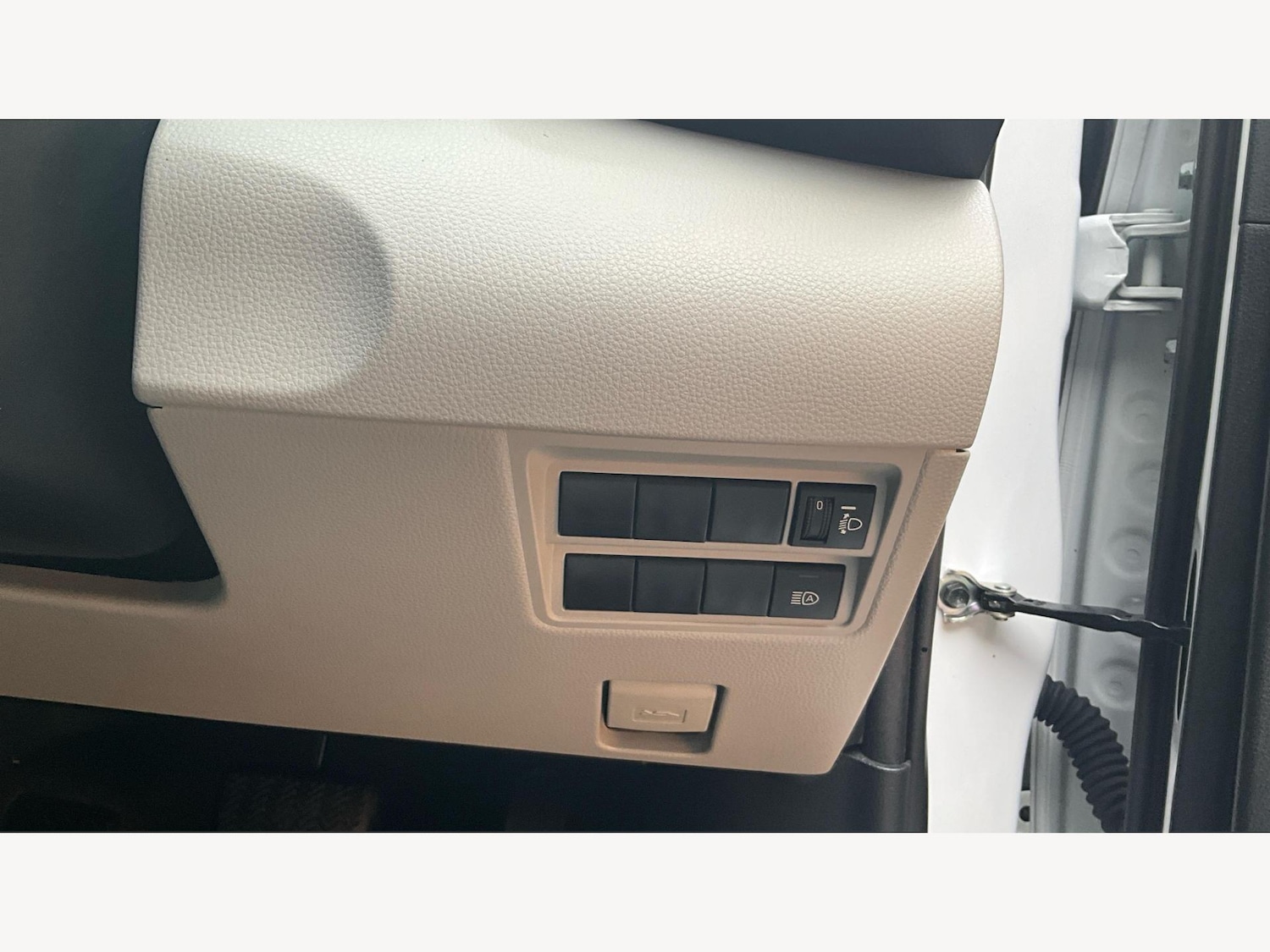 Used Toyota Yaris 2023 for sale - 76349463: Photo 30