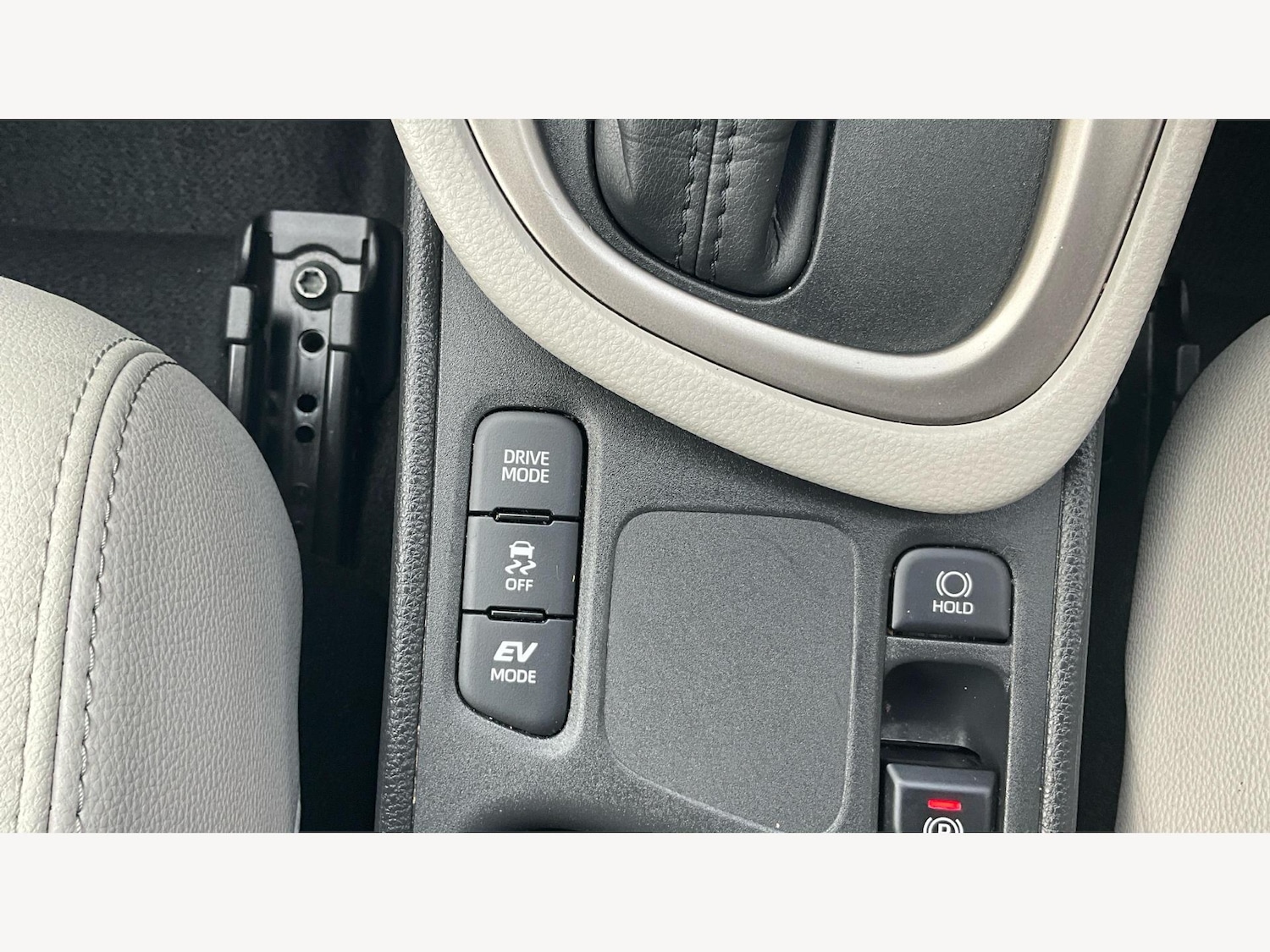 Used Toyota Yaris 2023 for sale - 76349463: Photo 34