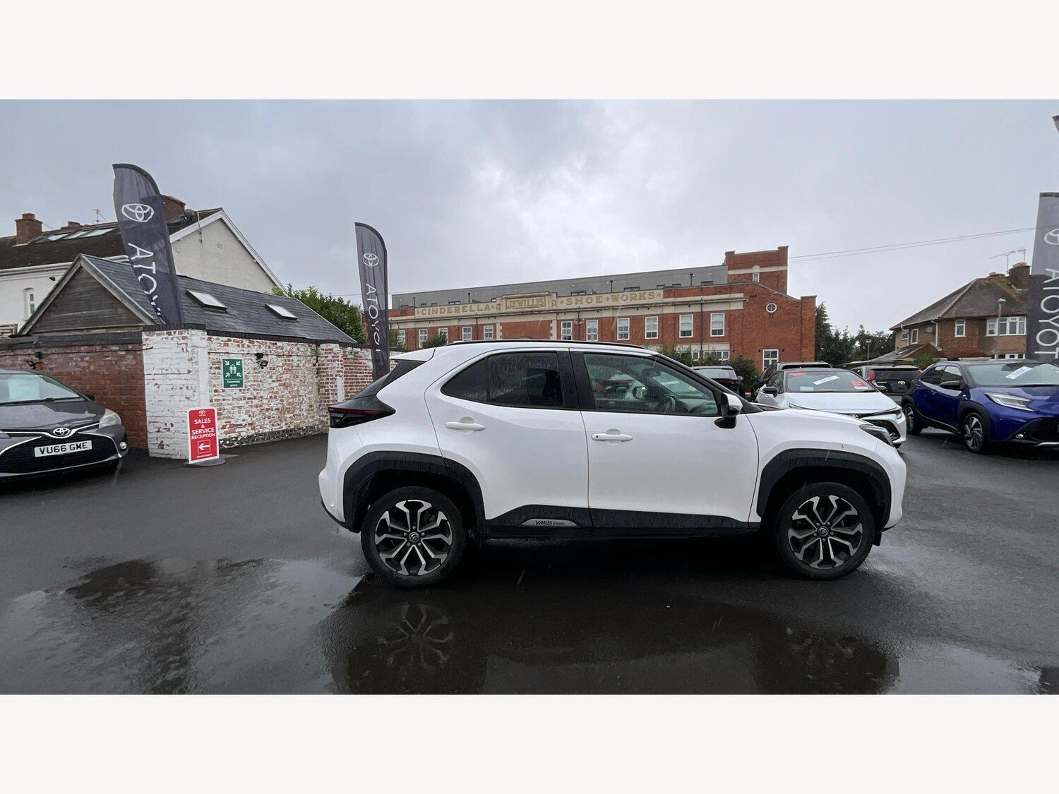 Used Toyota Yaris Cross 2023 for sale - 77611958: Photo 18