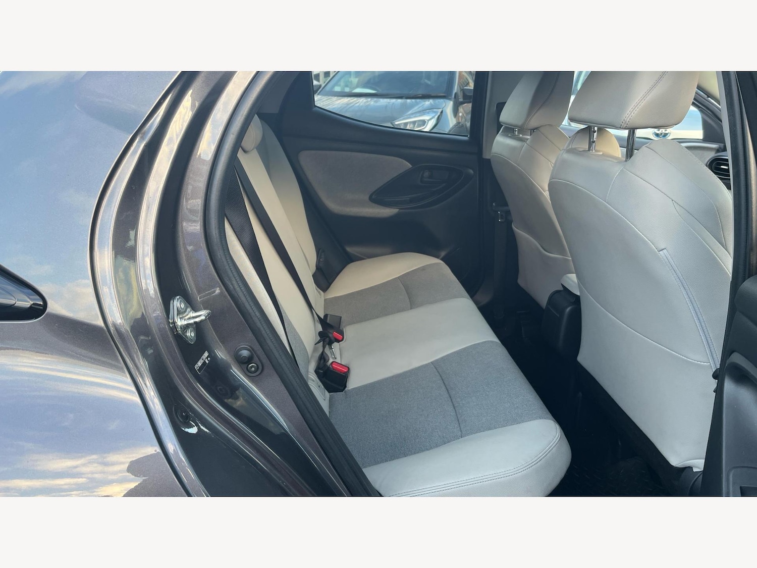 Used Toyota Yaris for sale - 77143667: Photo 14