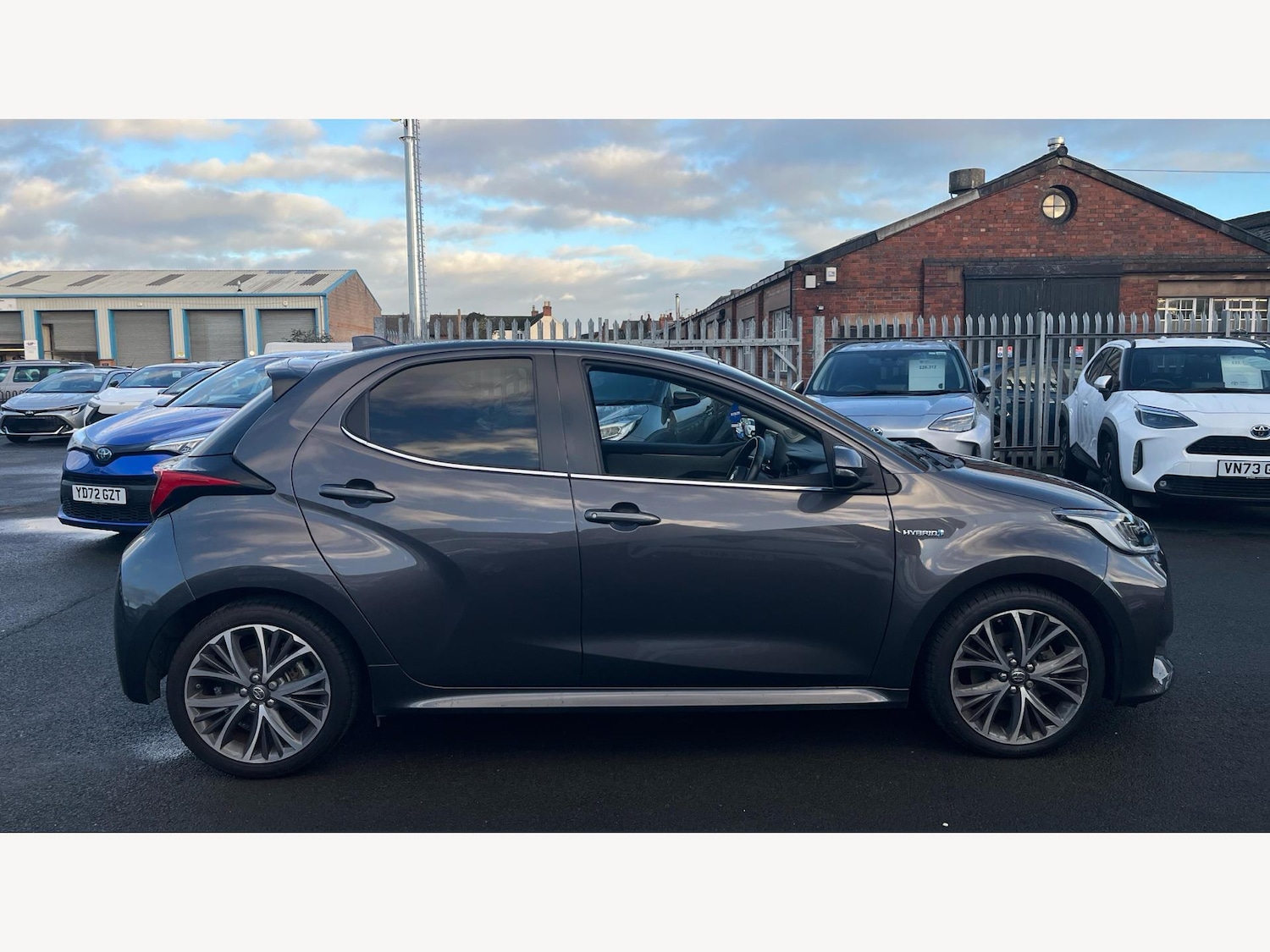 Used Toyota Yaris for sale - 77143667: Photo 18