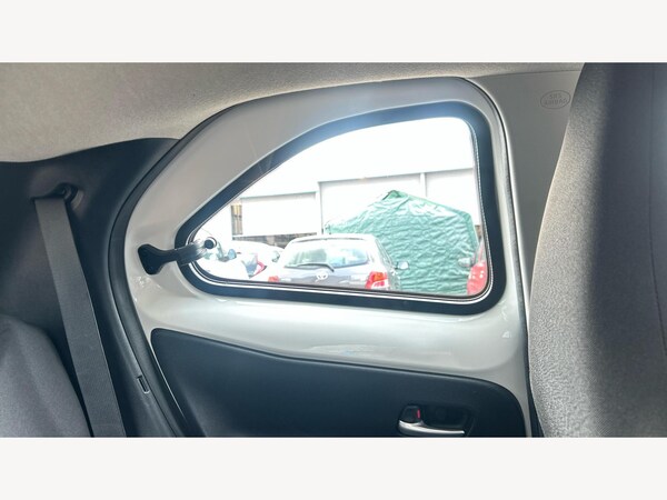 Used Toyota Aygo X 2023 for sale - 74898811: Photo 43
