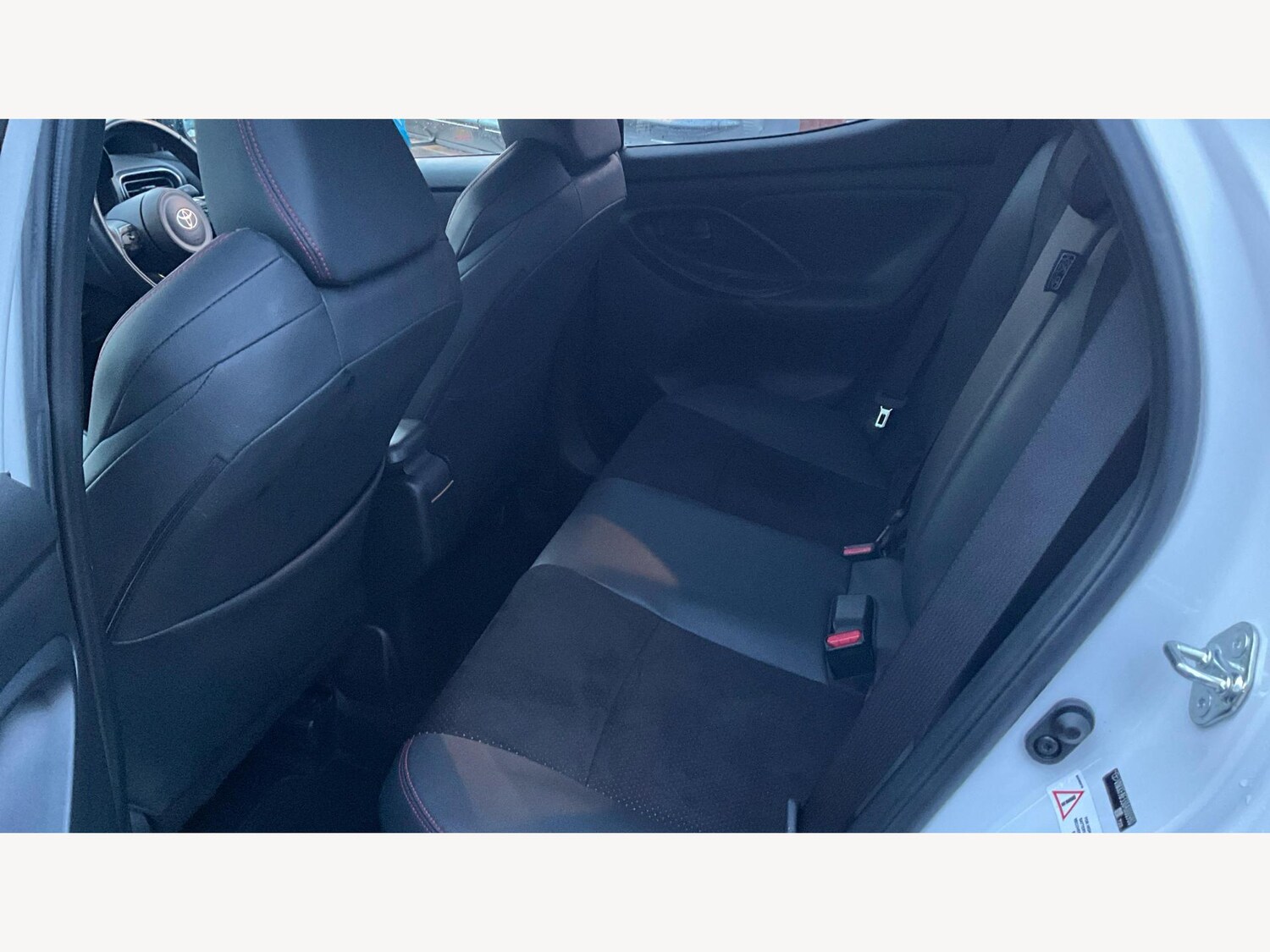 Used Toyota Yaris for sale - 77612382: Photo 15