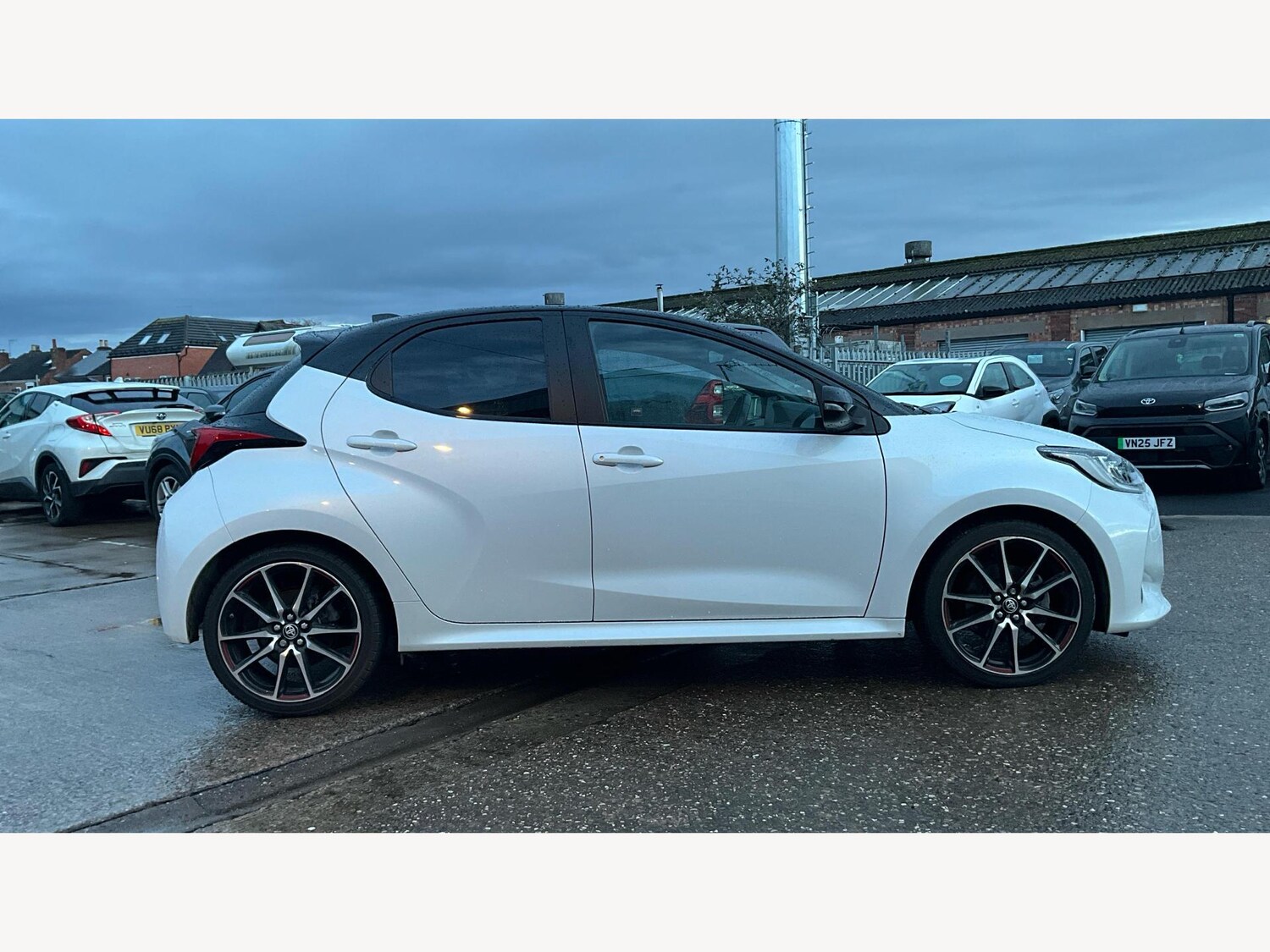 Used Toyota Yaris for sale - 77612382: Photo 18