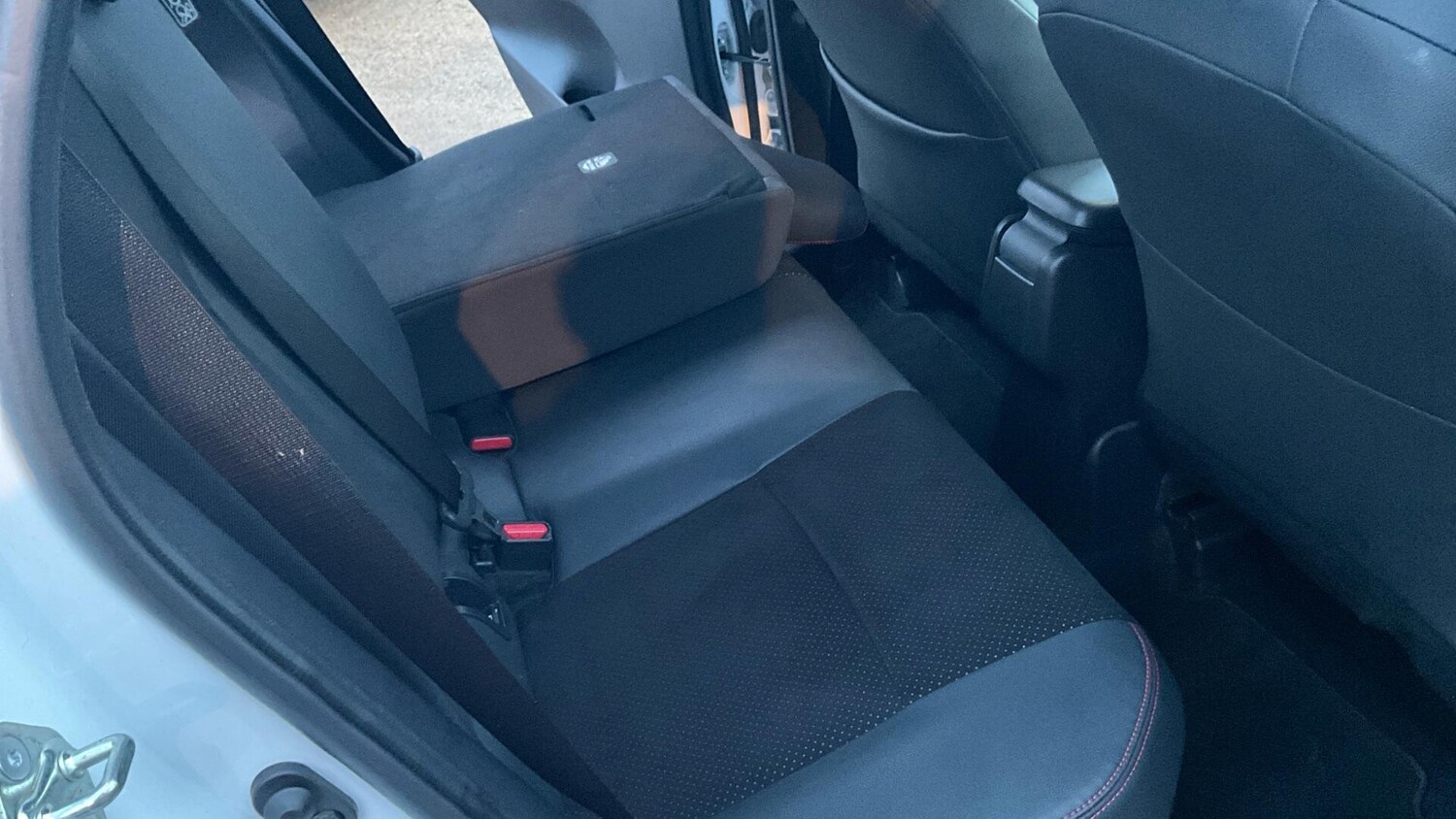 Used Toyota Yaris for sale - 77612382: Photo 33