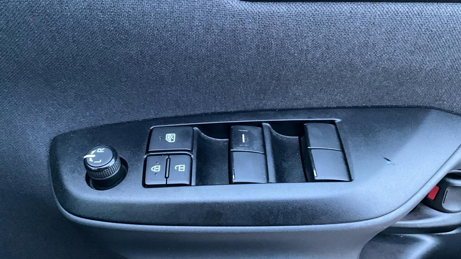 Used Toyota Yaris for sale - 77612382: Photo 41