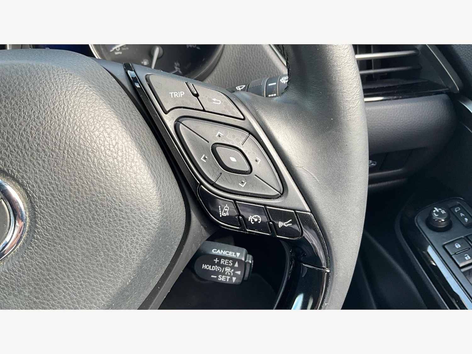 Used Toyota C-HR 2019 for sale - 76000859: Photo 31