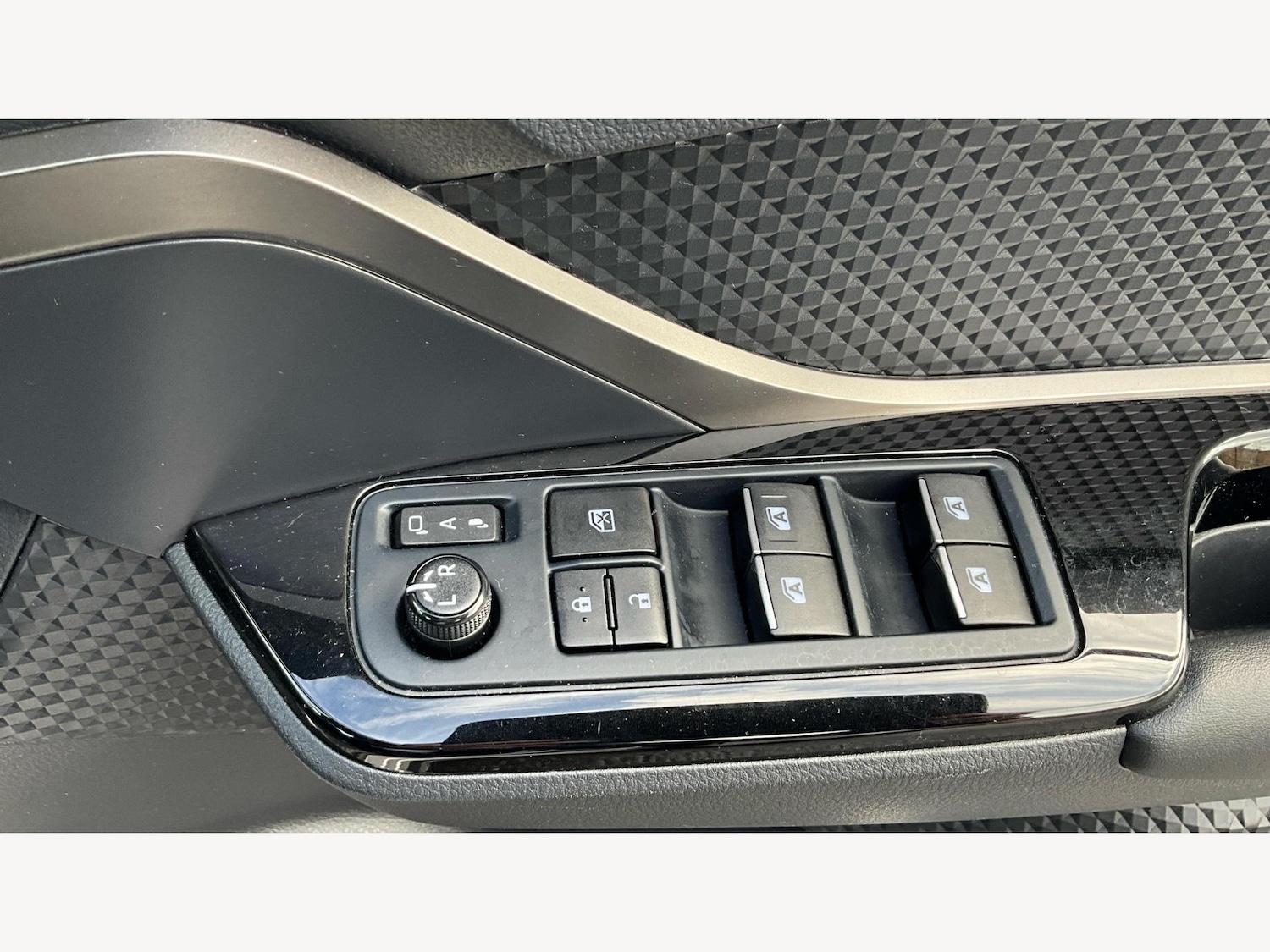 Used Toyota C-HR 2019 for sale - 76000859: Photo 33