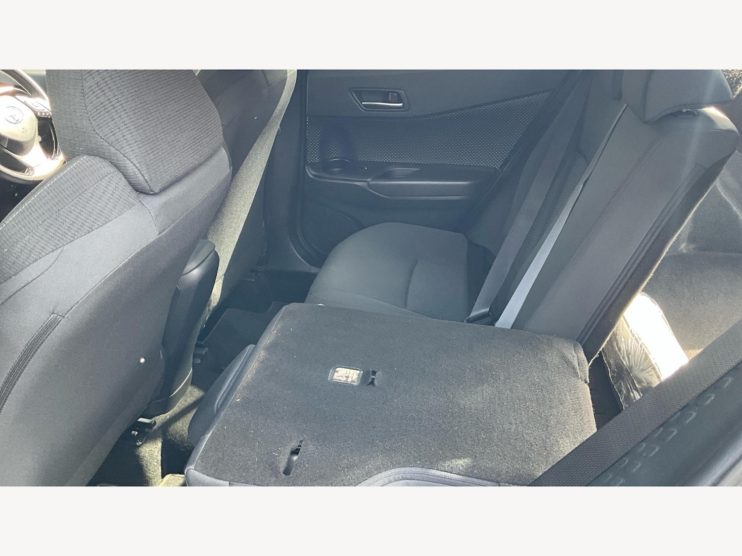 Used Toyota C-HR 2019 for sale - 76000859: Photo 34
