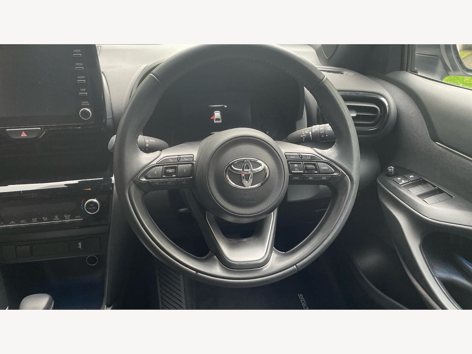 Used Toyota Yaris Cross 2022 for sale - 76314474: Photo 8