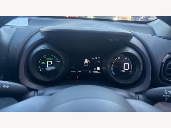 Used Toyota Yaris 2022 for sale - 74597376: Photo 11
