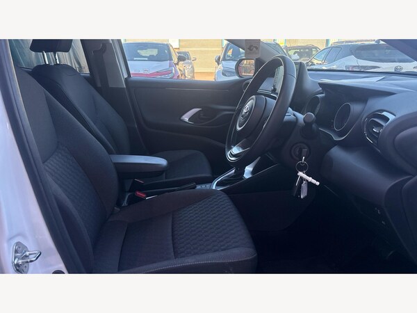 Used Toyota Yaris 2022 for sale - 74597376: Photo 13