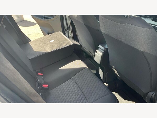 Used Toyota Yaris 2022 for sale - 74597376: Photo 30