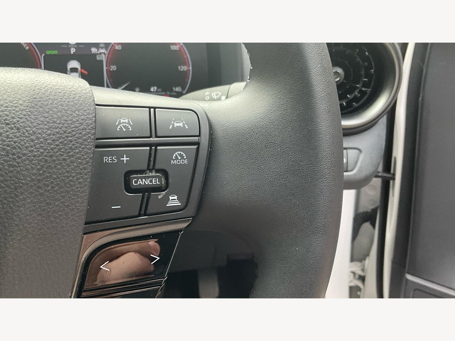 Used Toyota C-HR 2024 for sale - 76992655: Photo 30